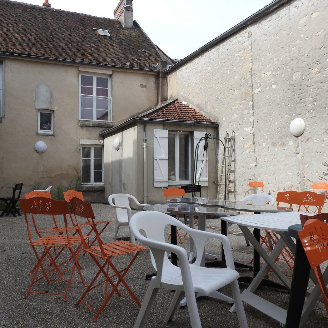 Fontaineblhostel Hostel & Camping (near Fontainebleau) 3